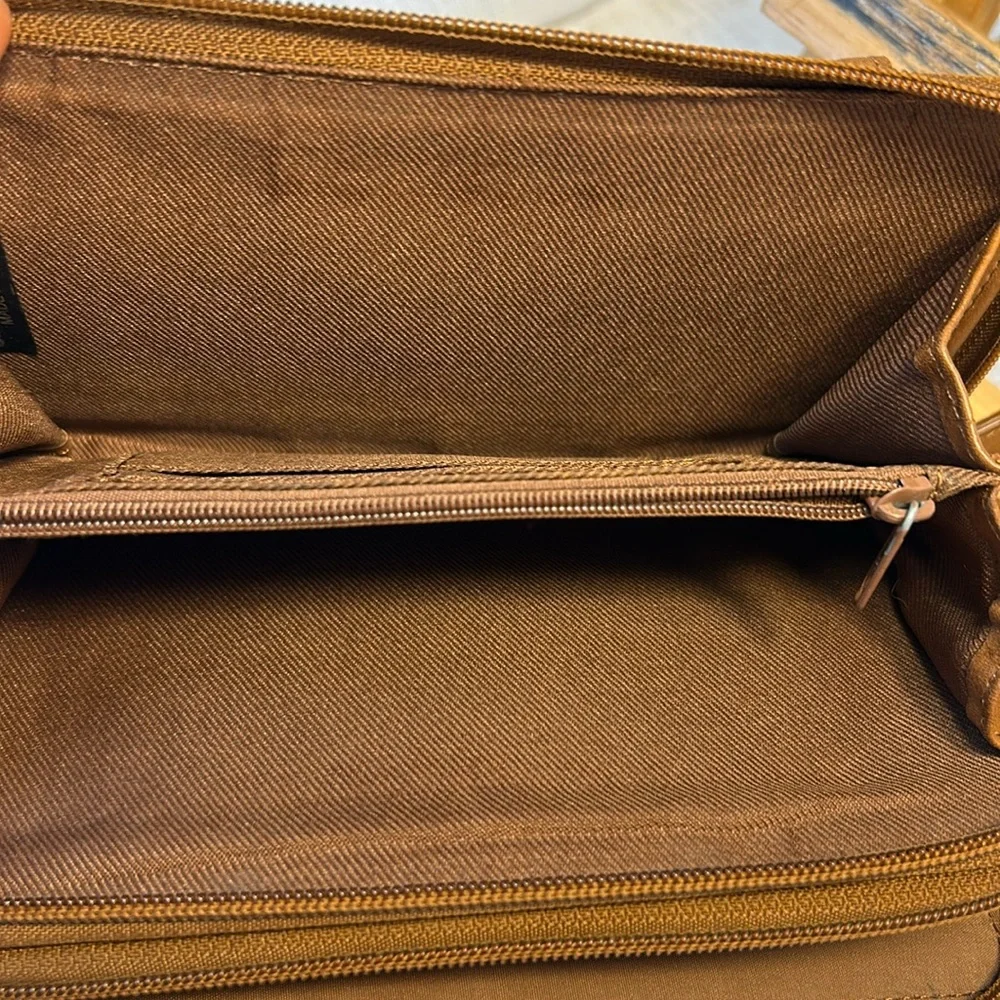 Fossil vintage leather wallet zip around wallet